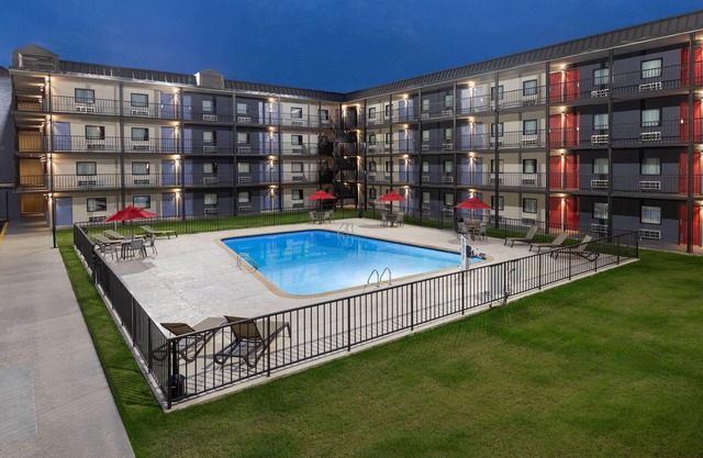 Ramada By Wyndham Kenner/New Orleans Airport South