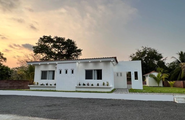 Rancho en Costa del Sol, El Salvador, Villa Callarí