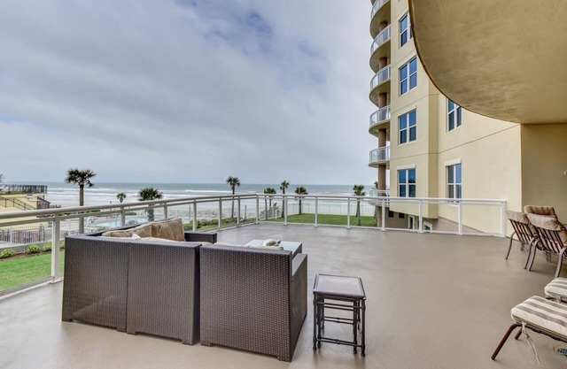 Rare 4 Bd/3 Ba 2,900+ Sq ft Oceanfront Luxury Condo w Huge Balcony & Grill