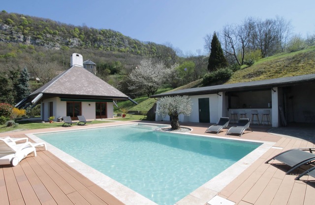 Rare villa in the heart of “Little Savoyard Venice”