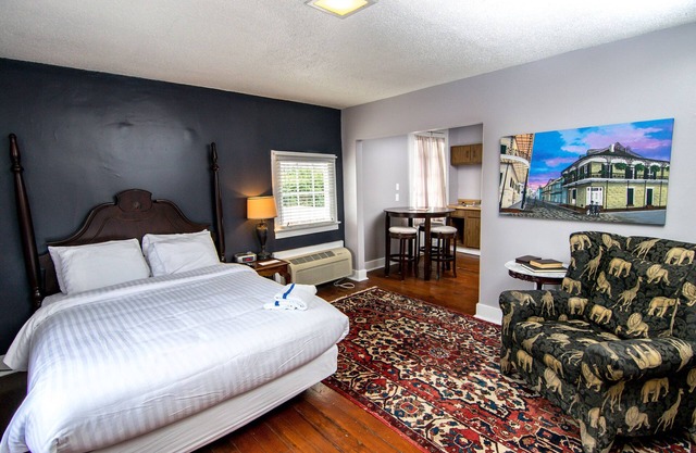 Rathbone Mansions - Superior Queen Queen