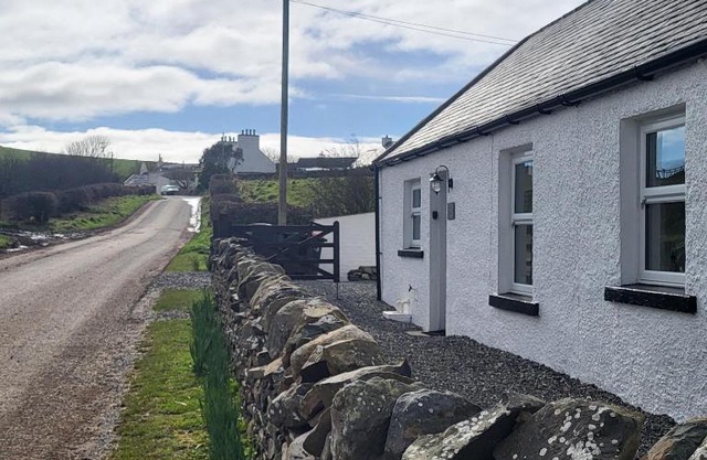 RAWSON COTTAGE LOVELY 2 BEDROOM SEMI RURAL