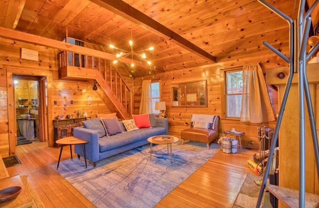 Ray's Dear Cottage Ski-Bike-Hike-Glamp