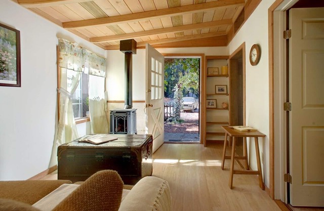 Raymond Bakery - Elim Grove Cottage B&B - Bed and Breakfast