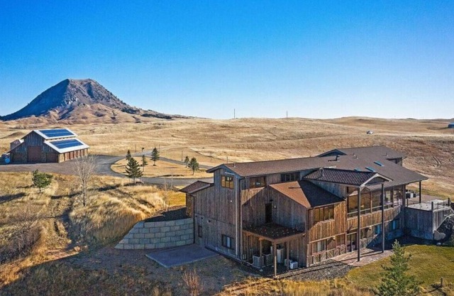 Raz Hideaway 7BR Ranch with Panoramic Mountain View - Sleeps 24!