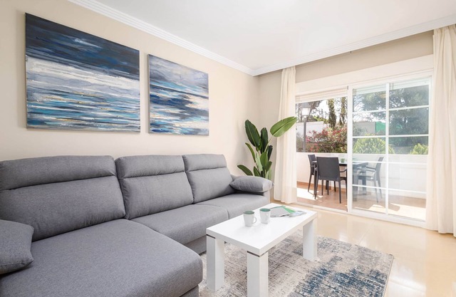 RDR305 - 1 bedroom Golden Banús, walk everywhere!