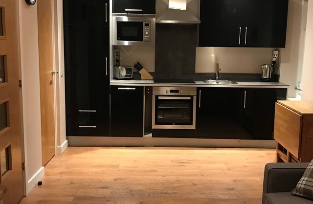 Reawick - sleeps 4 guests 1 bedroom, Double sofa bed in living room
