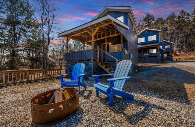 Rebecca - Cabin 1 · Lawrence's Lakeside Cabins | 'Rebecca' Charming Studio Cabin