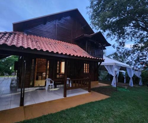 Recanto Áquila - Chalé de Madeira a beira do Lago