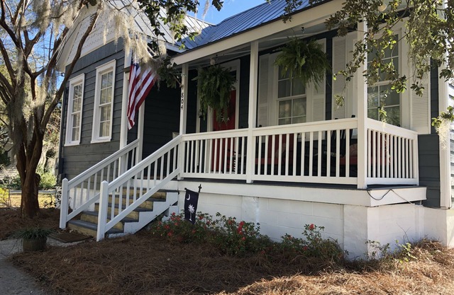 Recently Renovated Historic Cottage Located in Beaufort