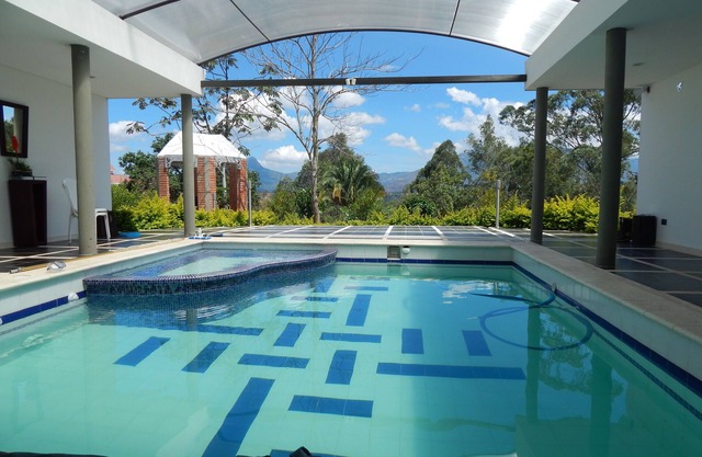 Recreation house in temperate climate condominium. Country