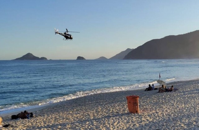 Recreio: Beach apartment 9 minutes walk from the beach. Air conditioning