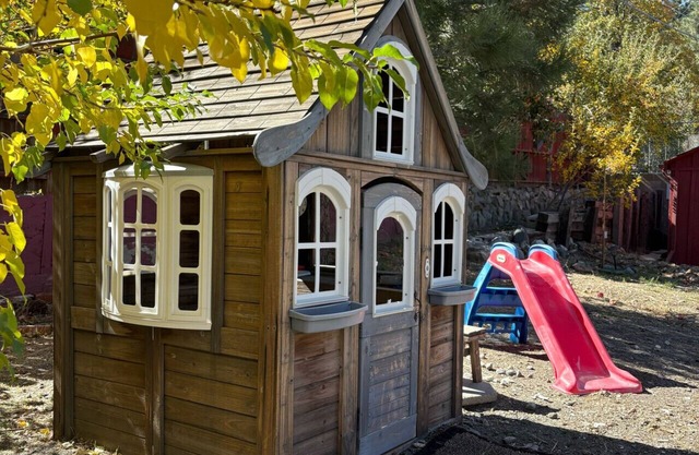 Red Apple Cab`Inn, Pets OK, Fire Pit