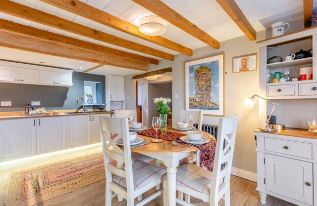 Red Briar House - Three Bedroom House, Sleeps 6