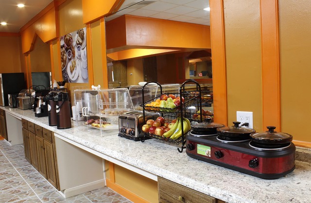 Red Carpet Inn & Suites