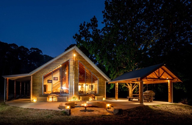 Red Earth Lodge - secluded bushland setting