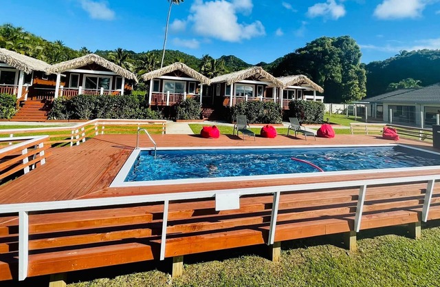 Red Hibiscus Villa 2