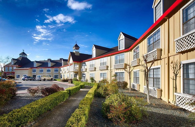 Red Lion Inn & Suites Auburn