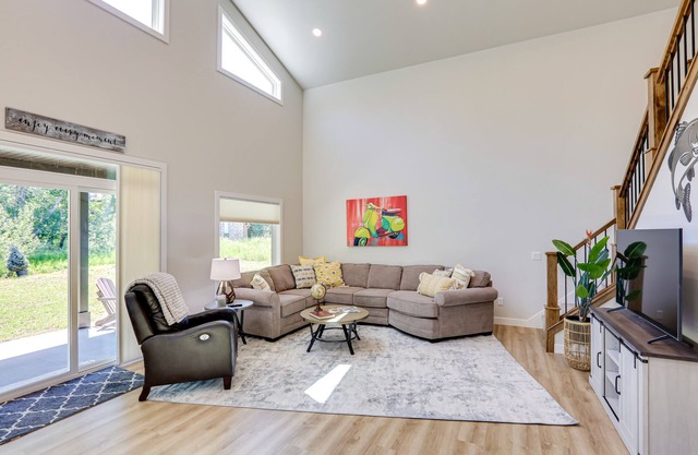 Red Lodge Retreat w/Creek Access + Fire Pit!