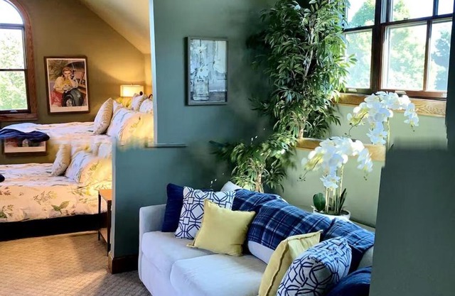 Red Rock Loft - Pet Friendly Hunter's Dream