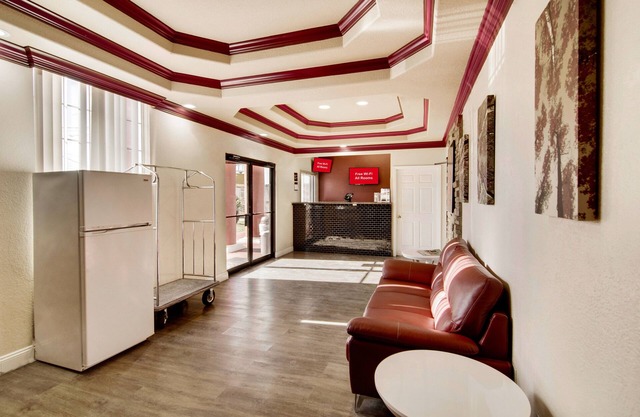 Red Roof Inn & Suites Pensacola - NAS Corry