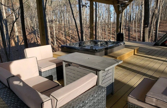 Red Room Cabin ~ The Treehouse Dungeon for Couples