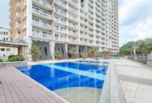 RedDoorz Plus at YC Condotel - Viera Residences