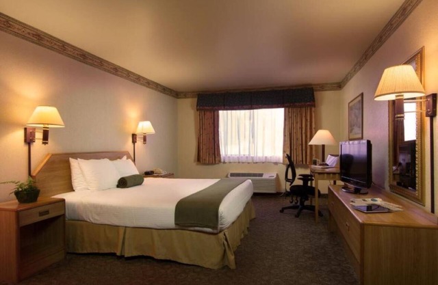 Redwood Single King Executive