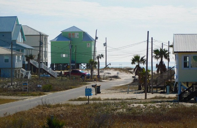 Reel Nauti - 2BR/2BA - View of Beach and Bay