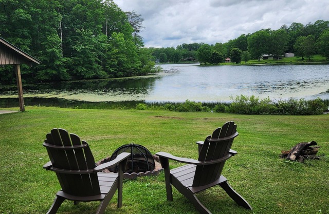 Reel Simple LAKEFRONT Cabin Close to Hiking Trails, The Caverns and OHV Park!