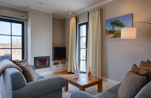 Reetland am Meer - Premium Reetdachvilla mit 3 Schlafzimmern, Sauna und Kamin F26