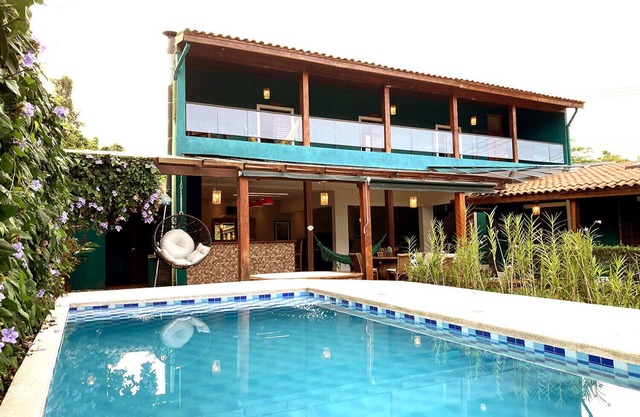 Refúgio Perfeito: Conforto, Piscina e Praia!