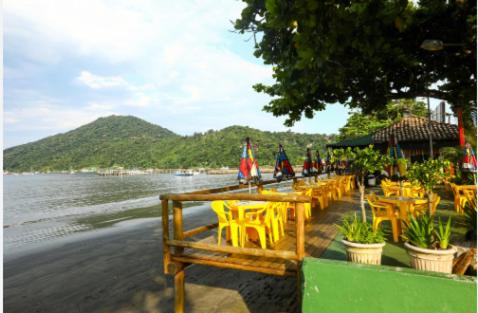 Refúgio Tropical - Casarão de 5 suítes em Itagua