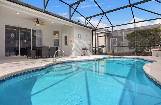 ref 998PF Stunning villa own pool. Pet friendly. Near Disney