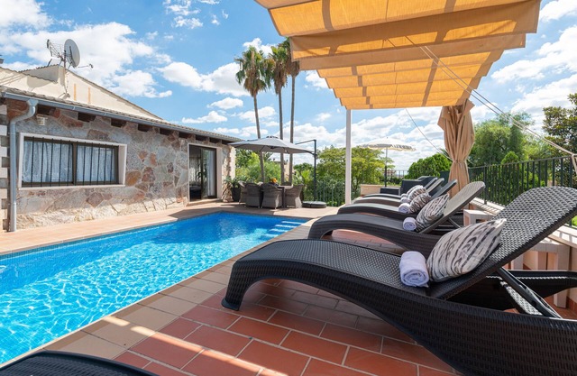 REFUGI DE LES AGUILES - Villa with private pool and wonderful garden on the outskirts of L