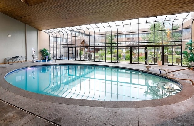 Relax and Recharge! Swimming Pool, FREE Parking, Pets are Welcome Here!