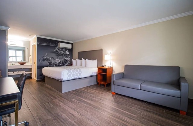 Relax and Unwind! Pet-Friendly Property, Onsite Pool, Free Breakfast