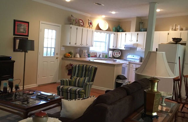 Relax & Enjoy all that Oxford has to offer & stay at the “LandShark Lounge”.