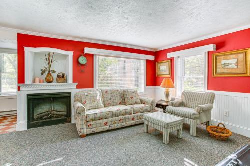 Relax Fireside! Frankfort Apt Near Dtwn and Beaches