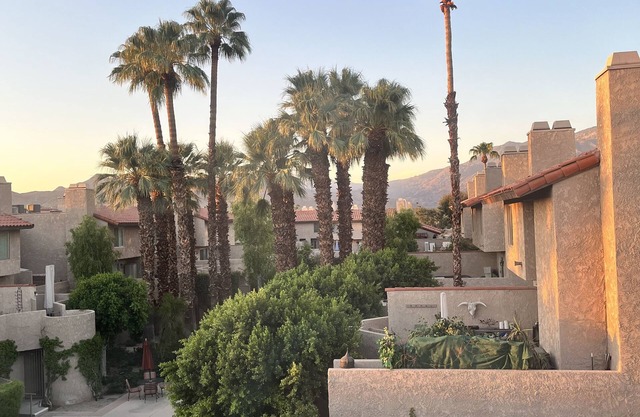 Relax in a 2-Bedroom Oasis Steps from Downtown. Your Ideal Vacation Retreat!