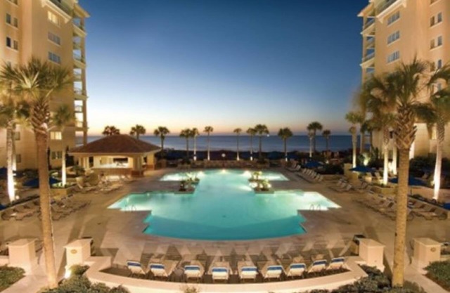 Relax in a Charming 2-bedroom resort with AC, WiFi in Welcoming Myrtle Beach