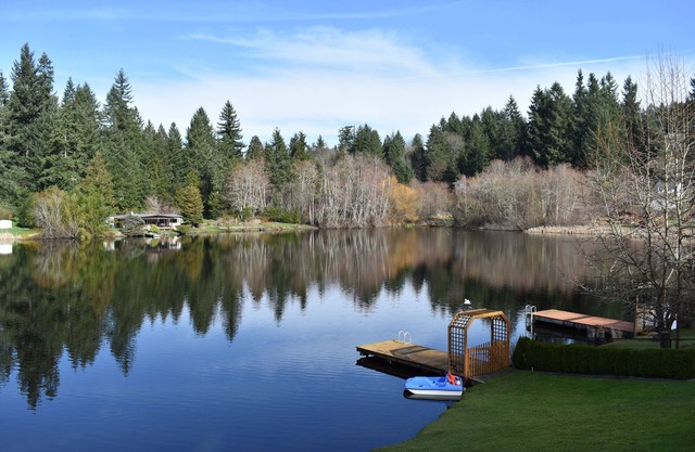 Relax on the lake in Gig Harbor