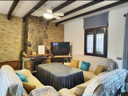 Relax, vistas, barbacoa y piscina, junto a Ronda