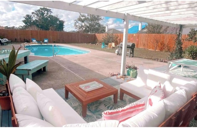 Relaxation! Private home with a pool, Perdido Key. Johnson Beach 10min away.