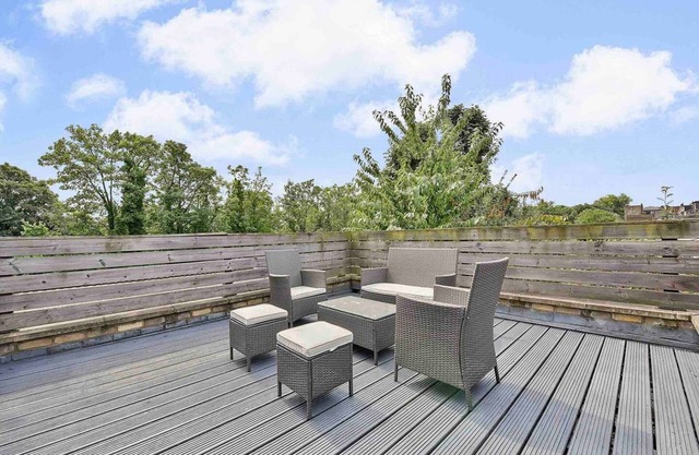 Relaxed Crouch Hill Getaway by MoreThanStays