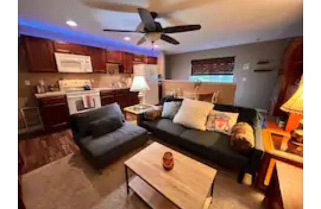 Relaxing 1-Bedroom Farm Retreat. Pets welcome!