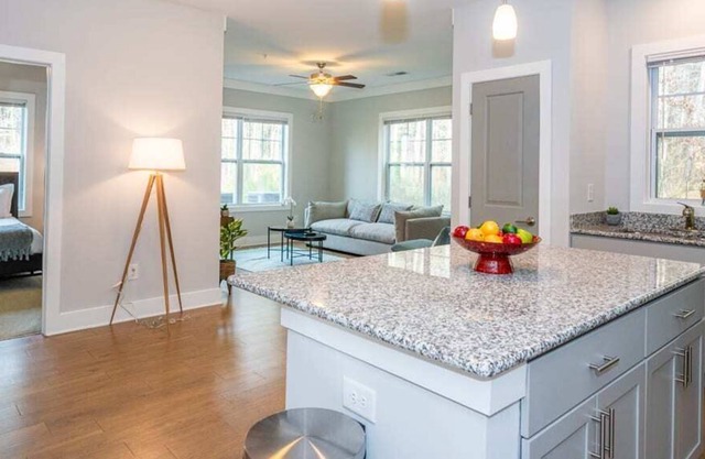 Relaxing 1BR with Gym and Balcony