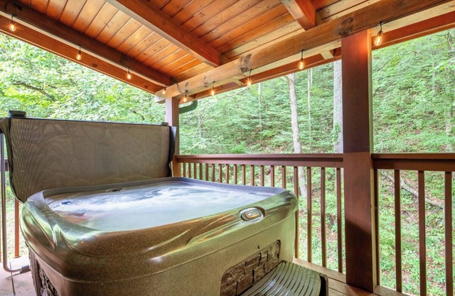 Relaxing 2BD w/Hot Tub! POOL Access + Near TOWN!