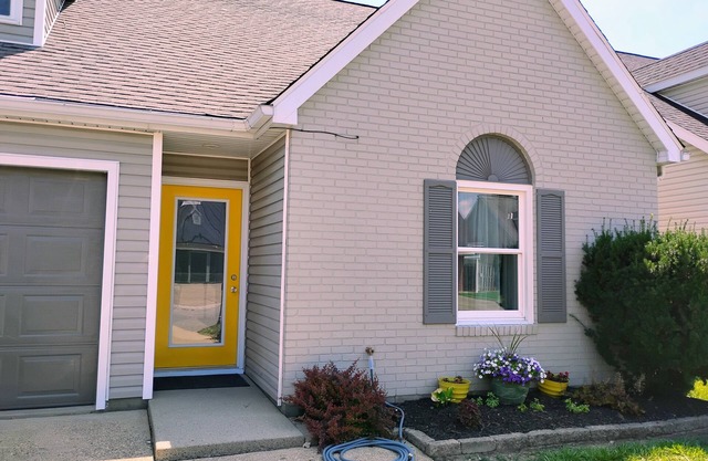 Relaxing 3-Bedroom House with Large Backyard close to Downtown Newburgh