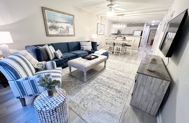 Relaxing 3BR Beauty True Blue Golf Pawleys Island Balcony, Beach Pools & Spa